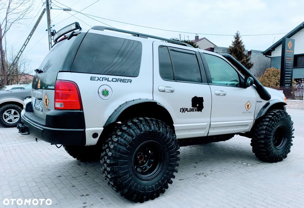 Ford Explorer - 4
