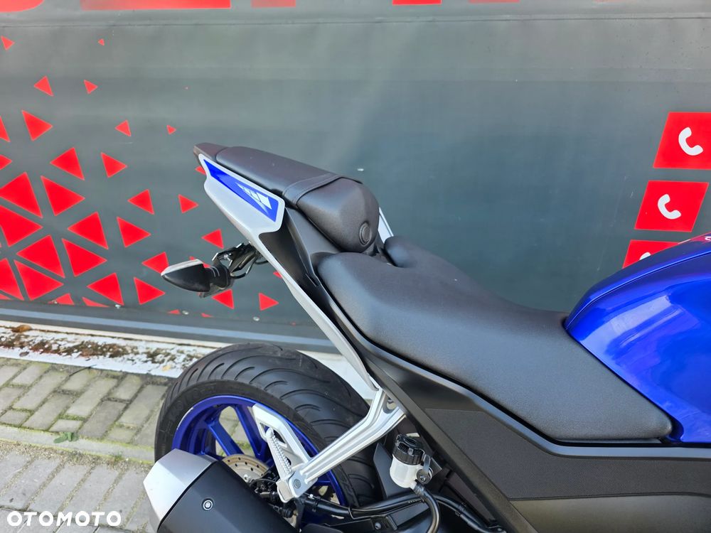 Yamaha YZF - 21