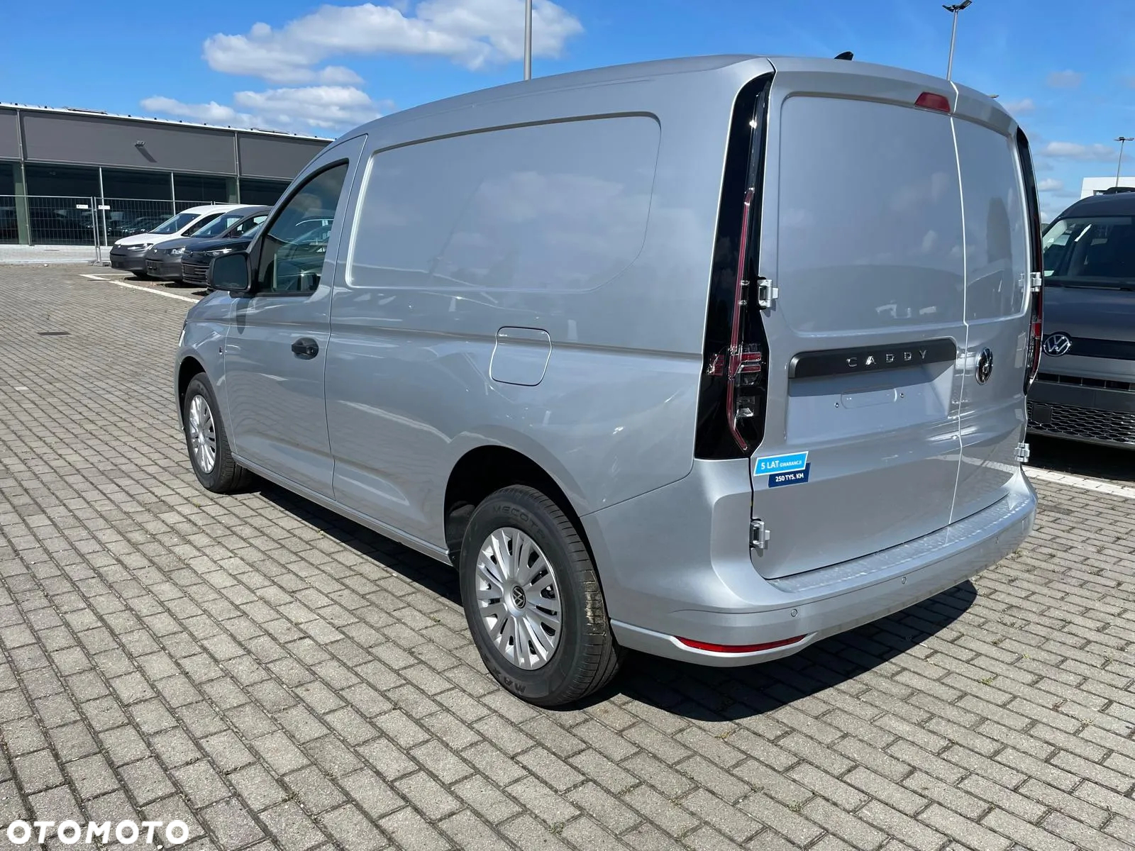Volkswagen Caddy Cargo - 11