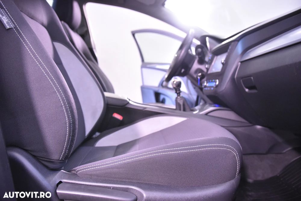 Toyota Avensis - 11