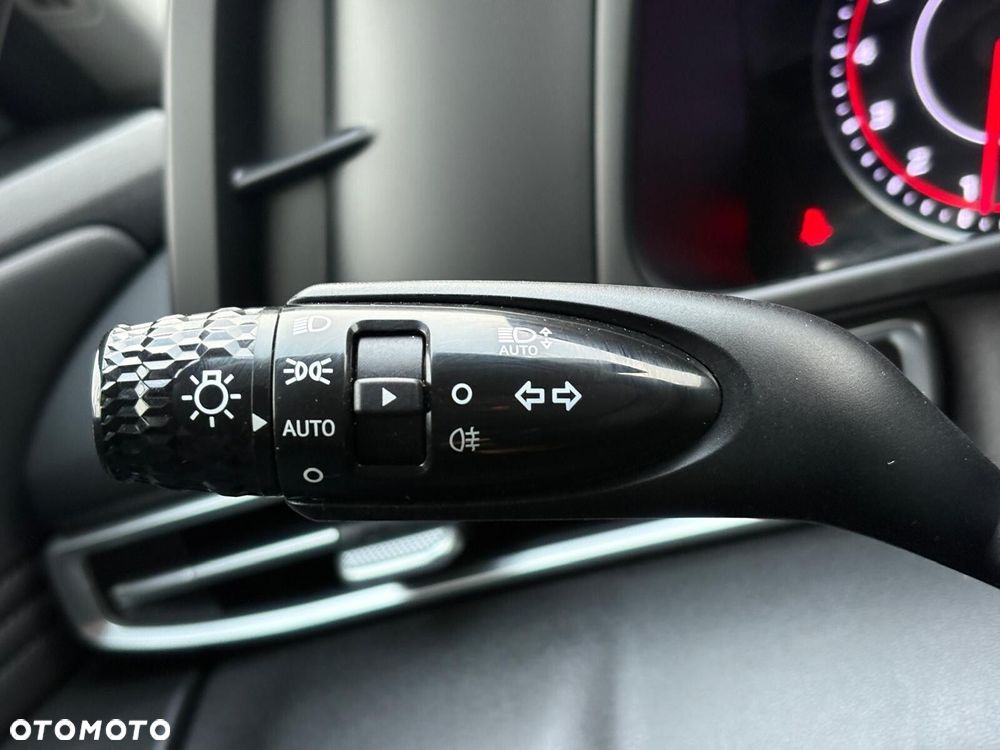 Hyundai Elantra - 22