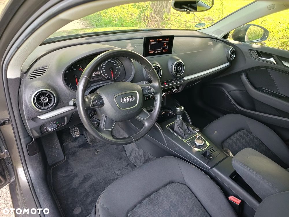 Audi A3 Sportback 1.6 TDI Attraction - 17