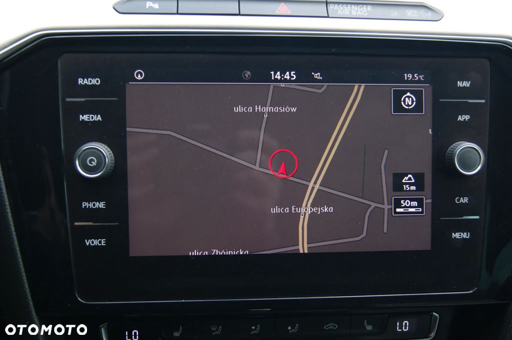 Volkswagen Passat 1.6 TDI SCR DSG Business - 20