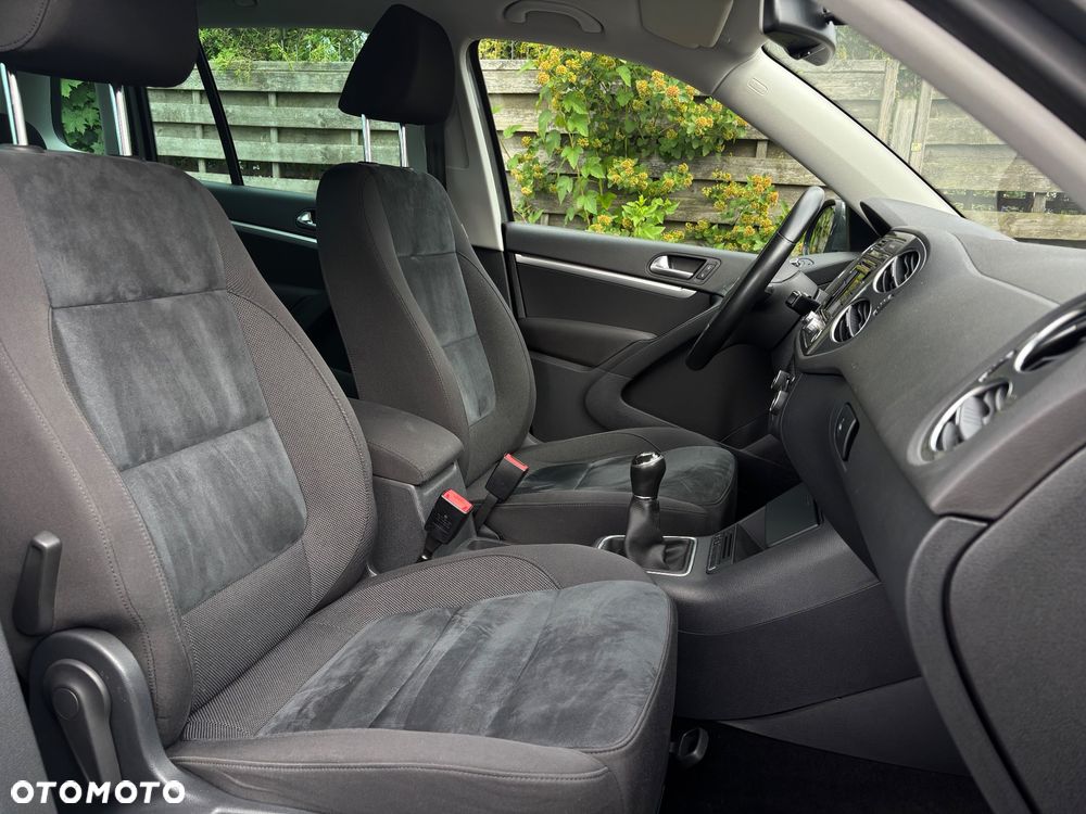 Volkswagen Tiguan 2.0 TDI DPF BlueMotion Technology Lounge Sport & Style - 30