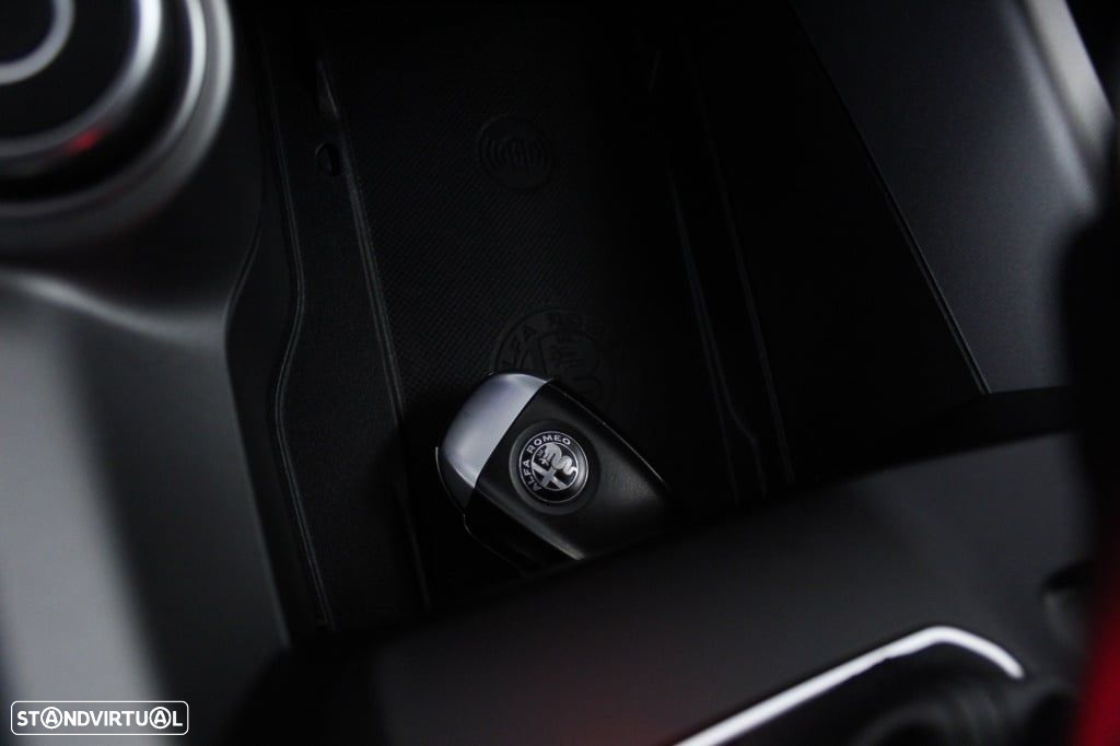 Alfa Romeo Tonale 1.5 Hybrid Veloce - 31