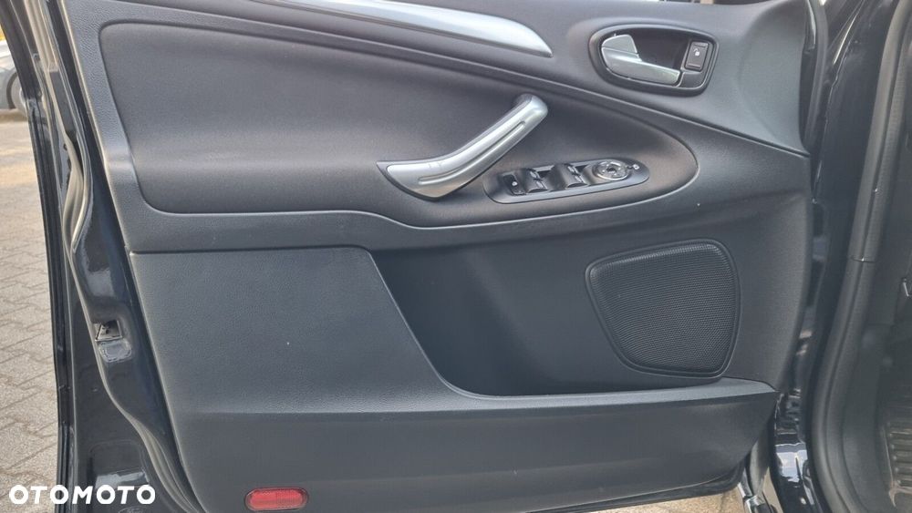 Ford S-Max - 12