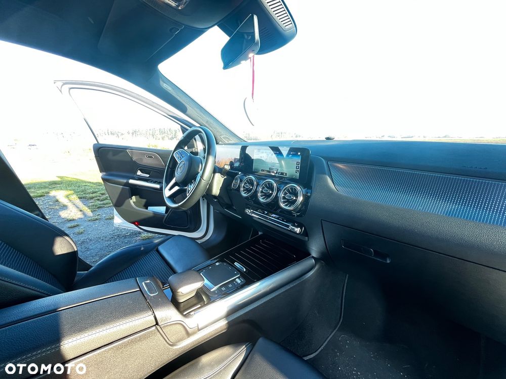 Mercedes-Benz Klasa B 180 Progressive 7G-DCT - 7