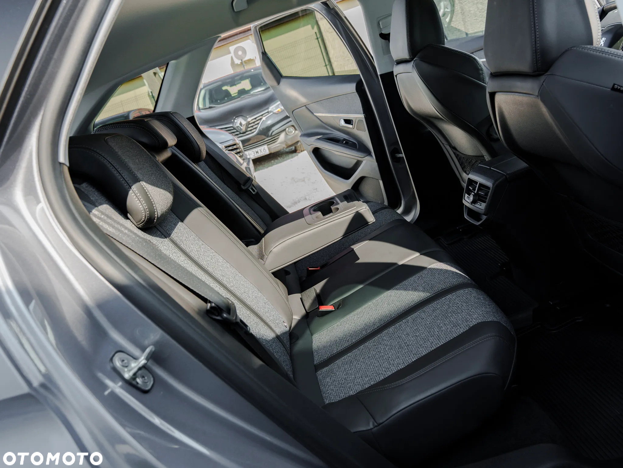 Peugeot 3008 1.6 BlueHDi Allure S&S - 15