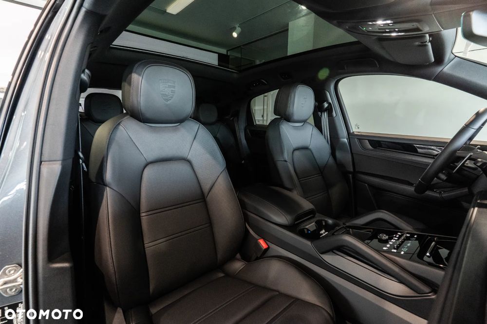 Porsche Cayenne E-Hybrid PHEV Black Edition - 26