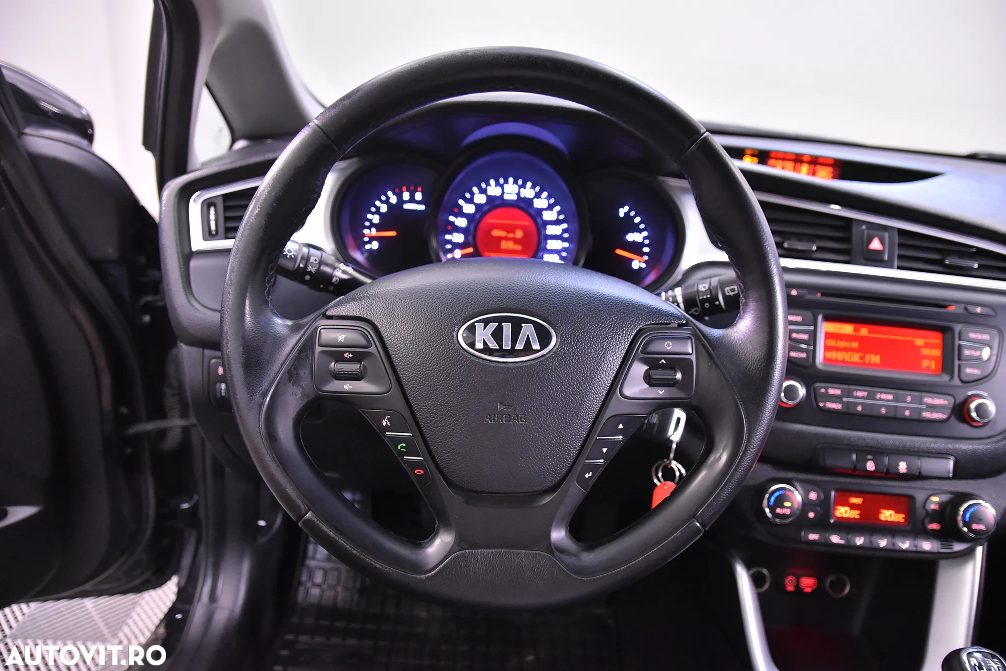 Kia Ceed - 16