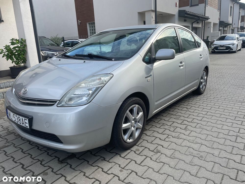 Toyota Prius (Hybrid) Sol - 15