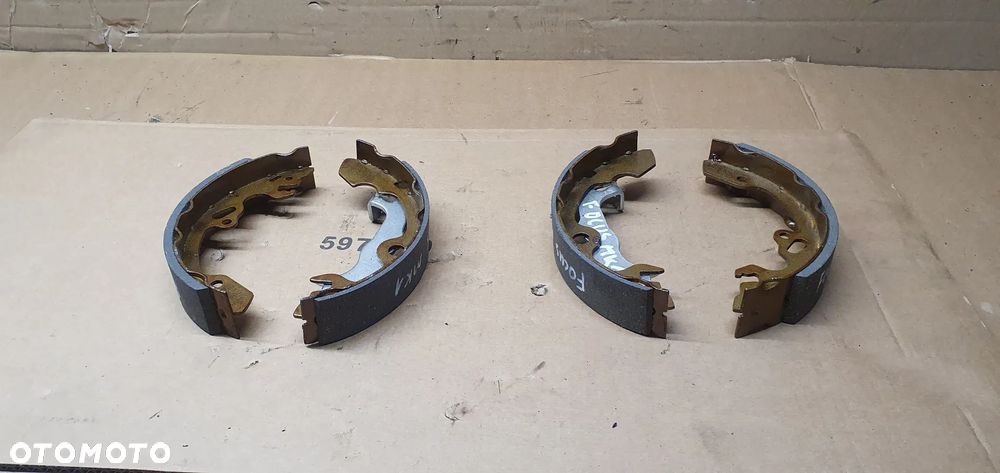 Szczęki hamulcowe tył tylne Ford Focus MK1 - 2