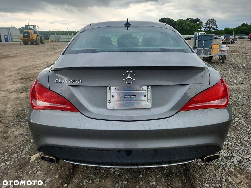 Mercedes-Benz CLA 250 4Matic 7G-DCT - 6