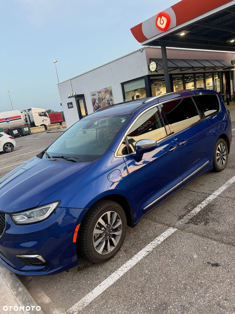Chrysler Pacifica - 10