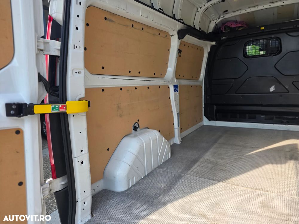 Ford TRANSIT CUSTOM - 29