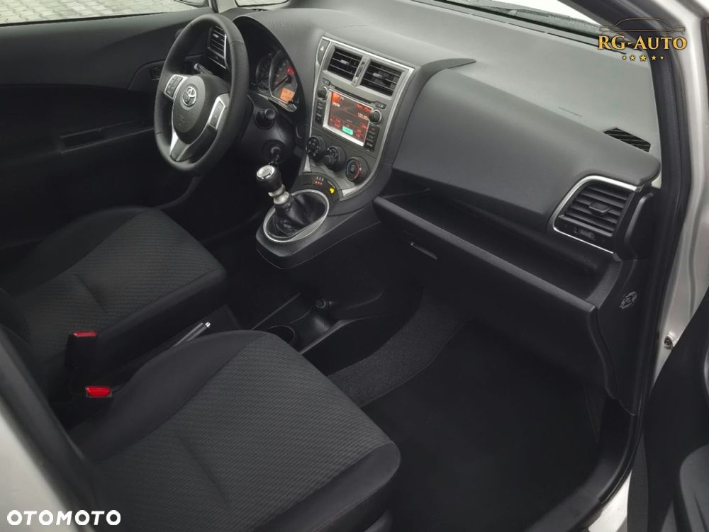 Toyota Verso S - 32