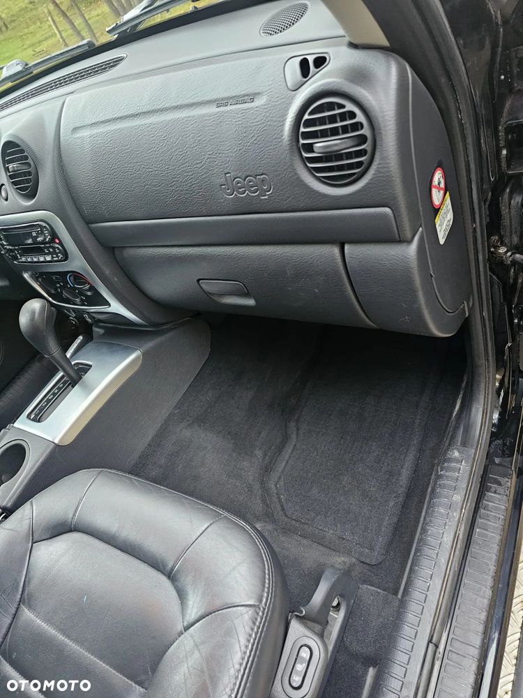 Jeep Cherokee 3.7L Limited - 22