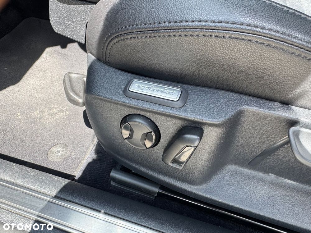 Volkswagen Passat - 29