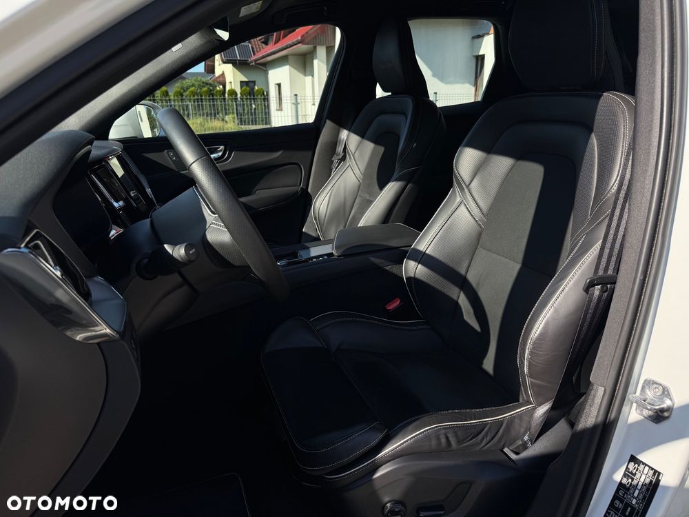 Volvo XC 60 D4 R-Design - 14