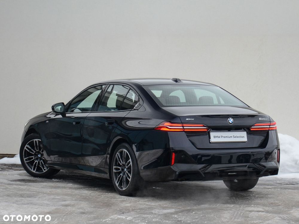BMW Seria 5 520d xDrive mHEV M Sport - 9