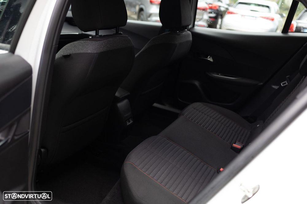 Peugeot e-2008 Active - 17