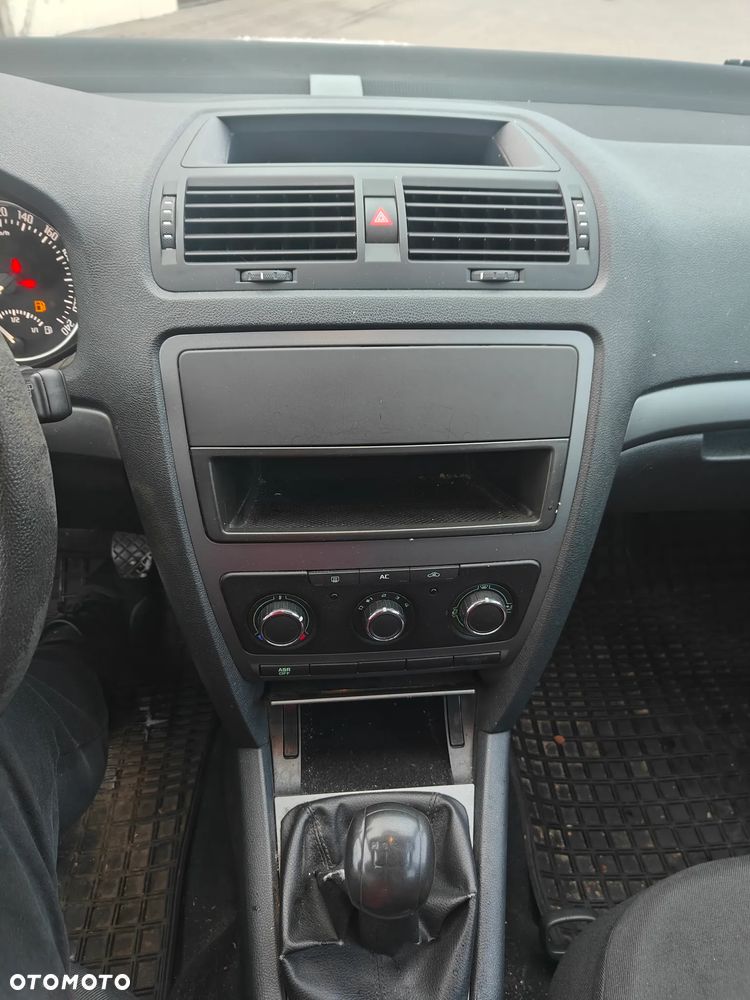 Skoda Octavia 1.6 TDI DPF Ambition - 25