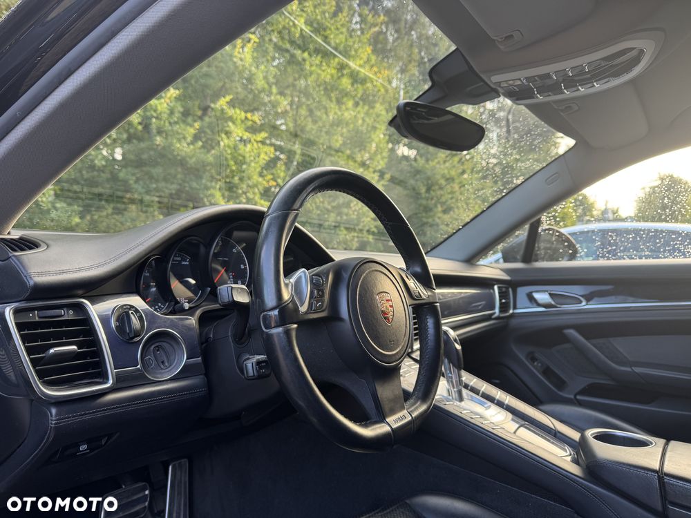 Porsche Panamera Standard - 4