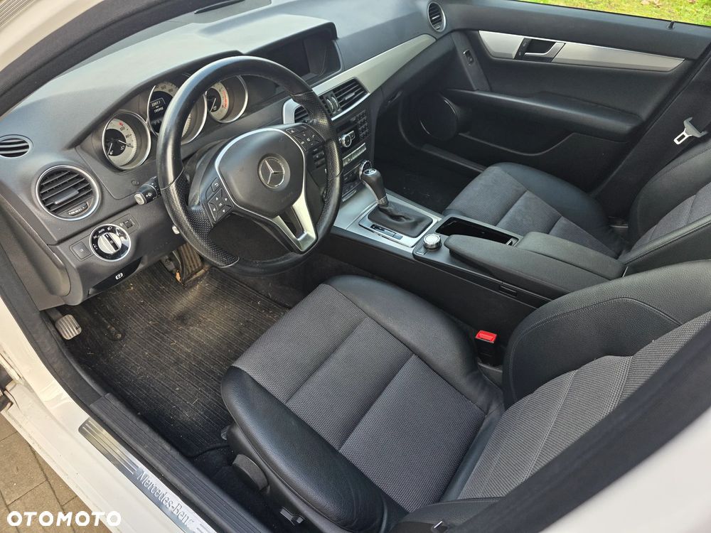 Mercedes-Benz Klasa C 180 T (BlueEFFICIENCY) 7G-TRONIC Avantgarde - 16