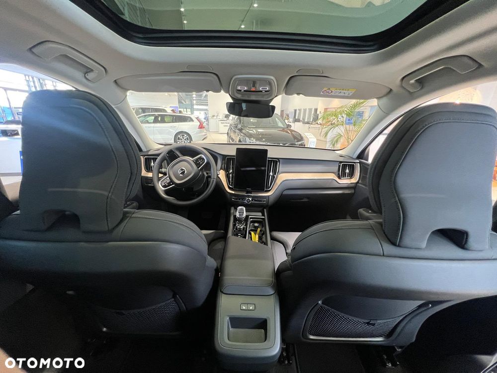 Volvo XC 60 B5 B AWD Plus Bright - 22