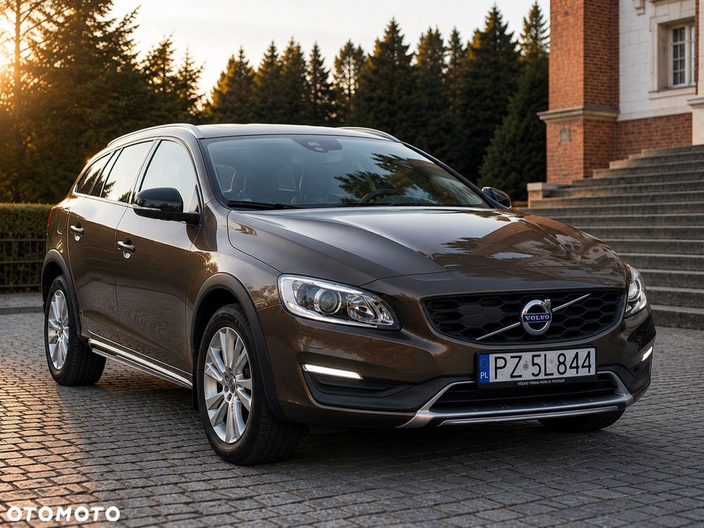 Volvo V60 Cross Country D4 Drive-E Summum - 1