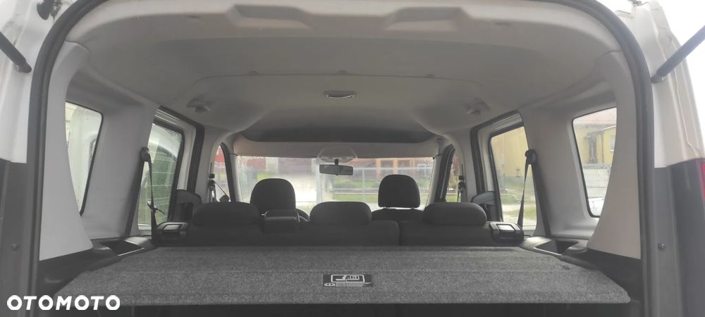 Fiat DOBLO multyat POLSKI SALON 1 WŁASCICIEL 5 OSÓB BEZWYPADKOWY - 10