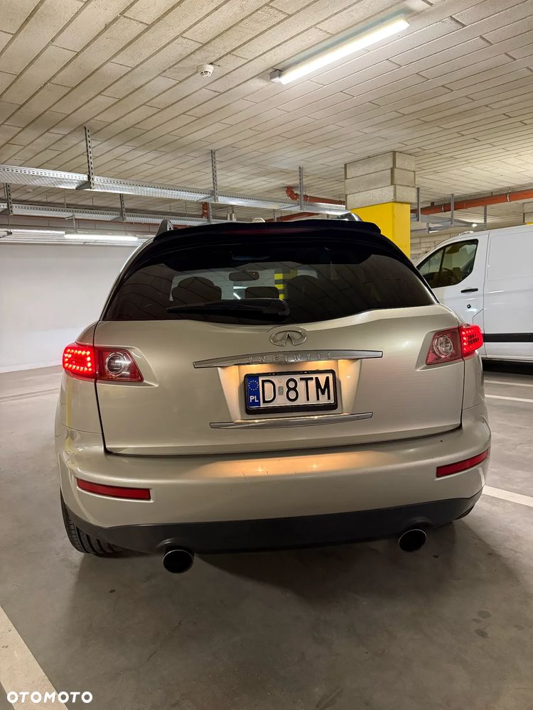 Infiniti FX - 12