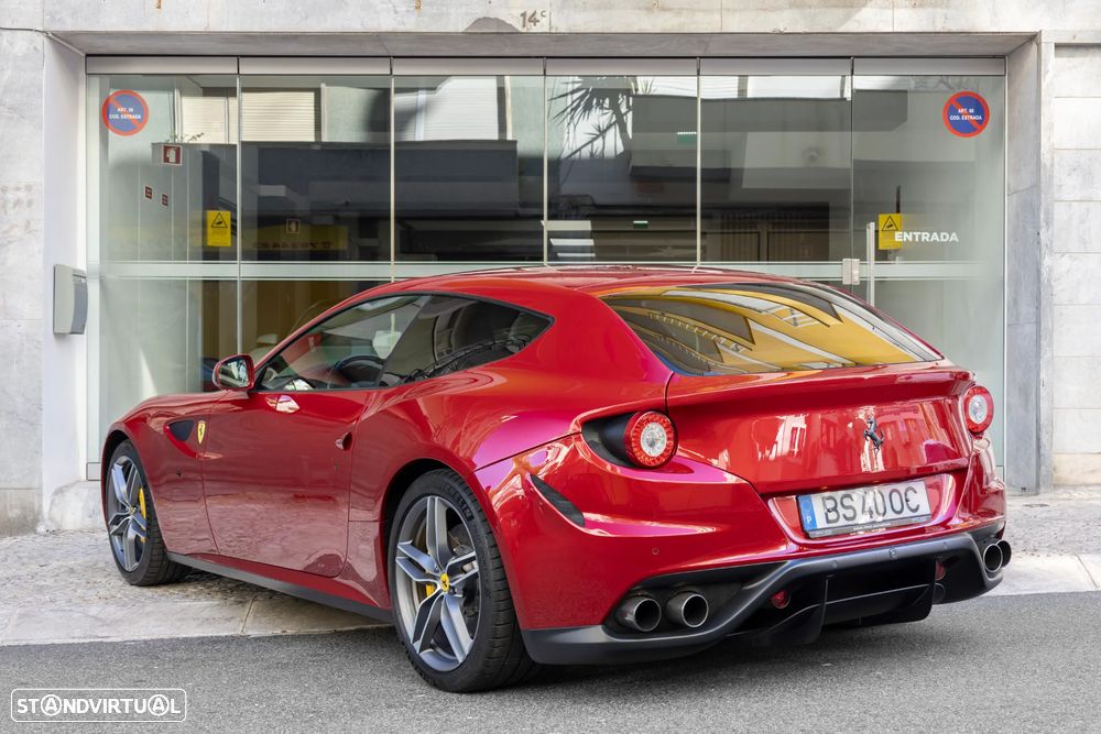 Ferrari FF 6.3 V12 - 37