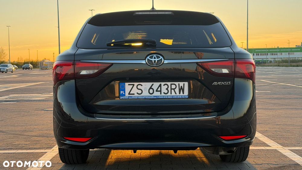 Toyota Avensis Touring Sports 1.8 Team Deutschland - 8