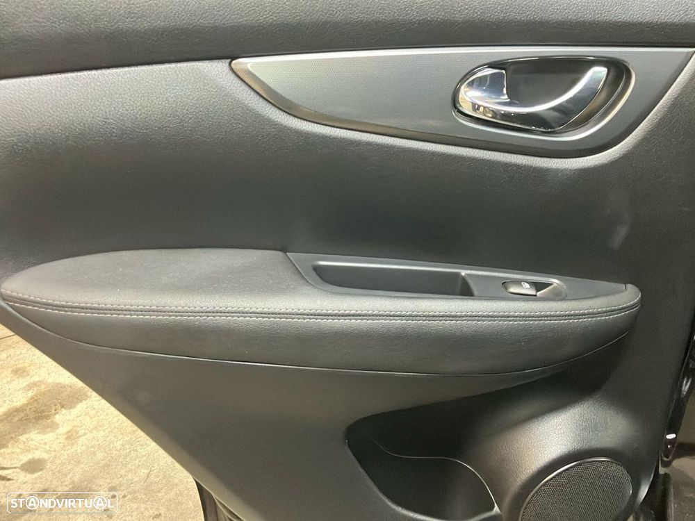 Nissan Qashqai 1.3 DIG-T N-Connecta - 17