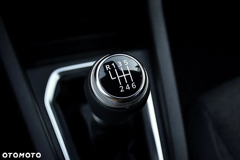 Renault Clio BLUE dCi 85 BUSINESS EDITION - 22