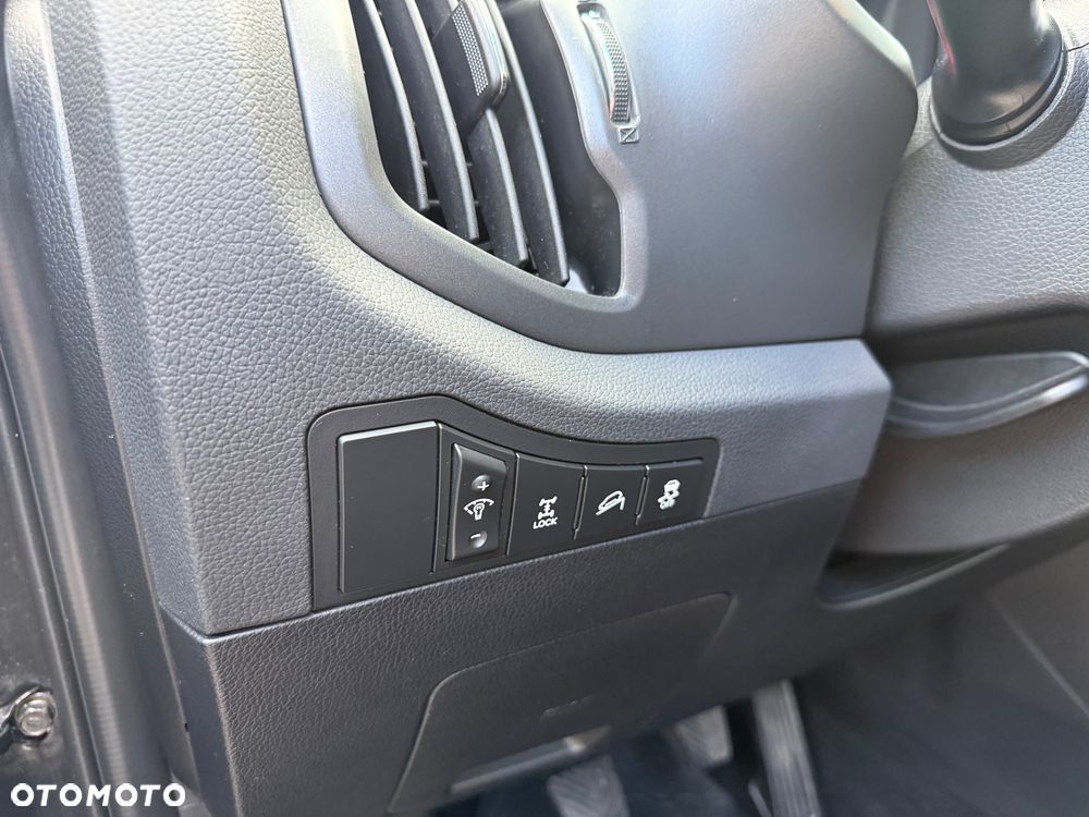 Kia Sportage 2.0 CRDI AWD Spirit - 13