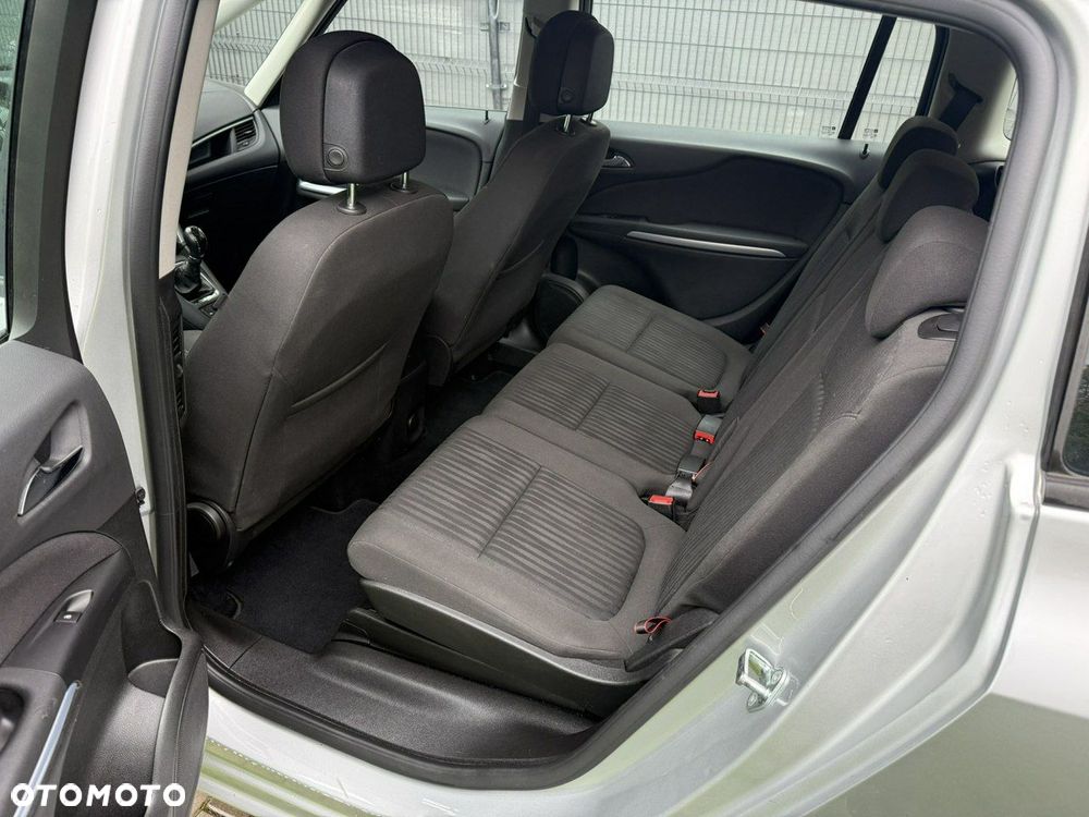 Opel Zafira - 9