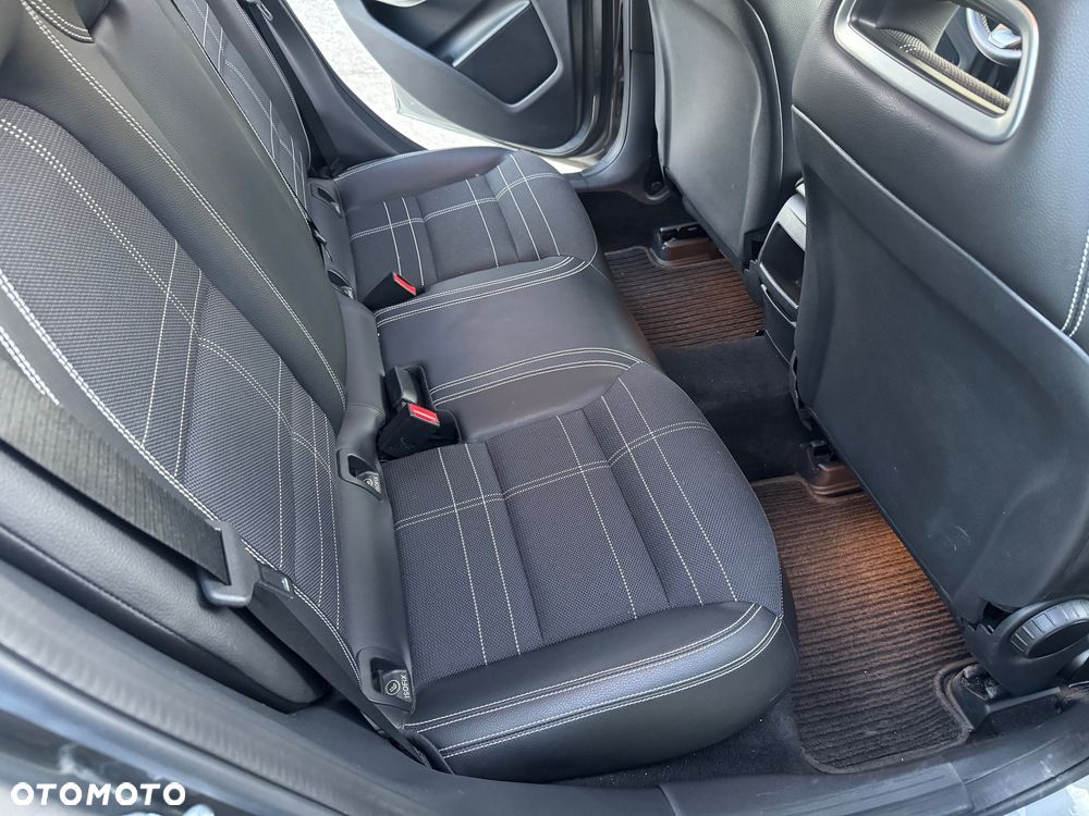 Mercedes-Benz GLA 200 Urban - 10