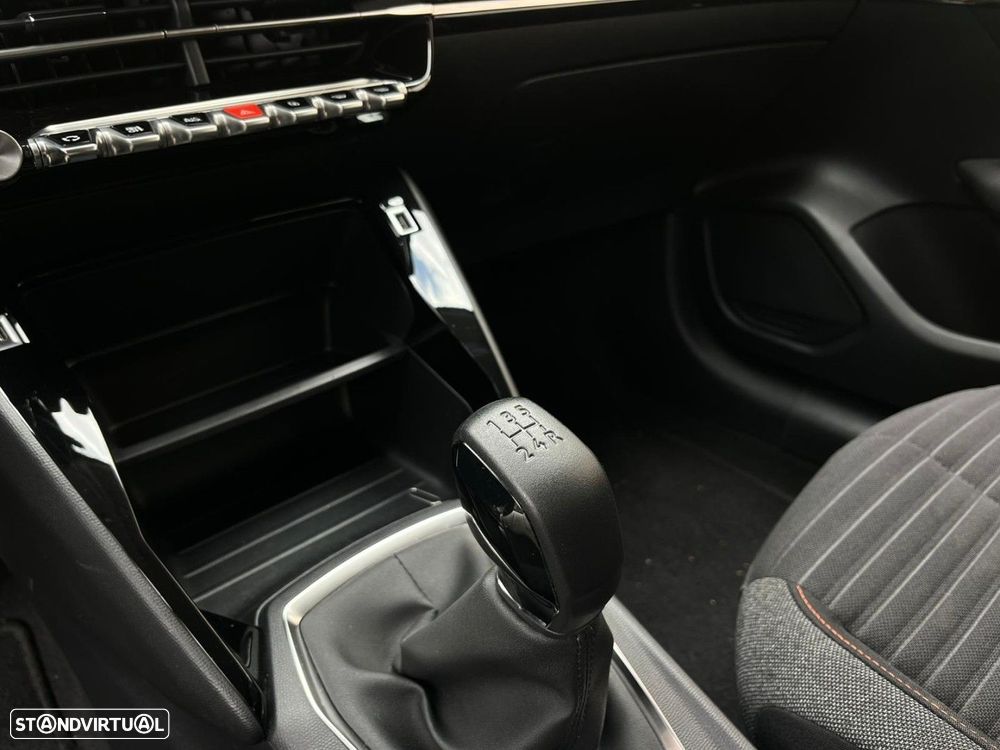 Peugeot 208 1.2 PureTech Active - 12