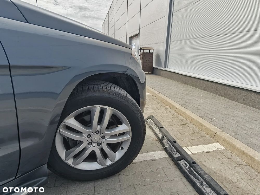 Mercedes-Benz GL 350 BlueTEC 4Matic 7G-TRONIC - 35