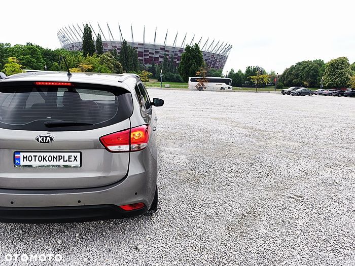 Kia Carens - 11