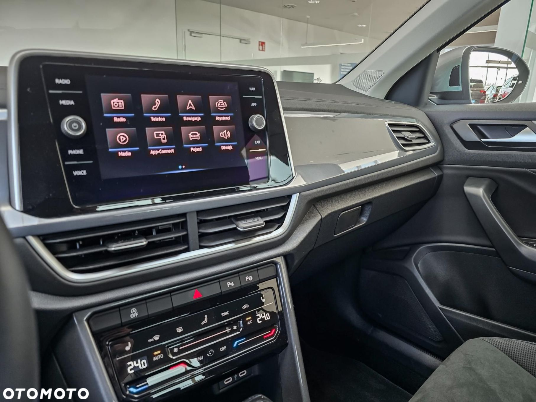 Volkswagen T-Roc - 16