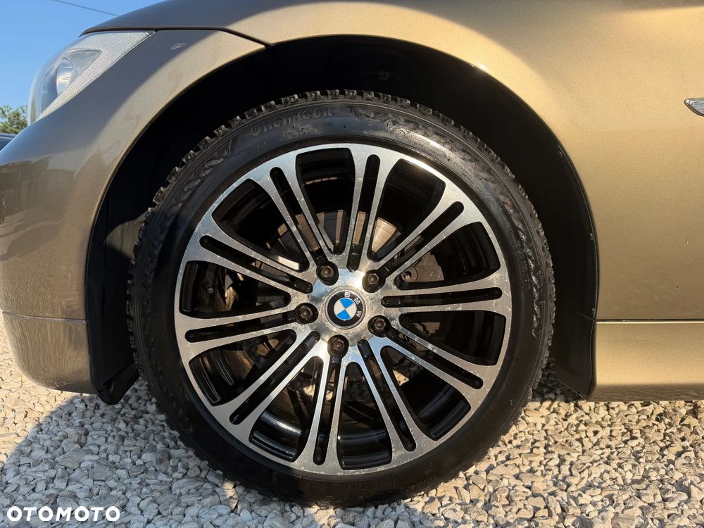 BMW Seria 3 320i - 36