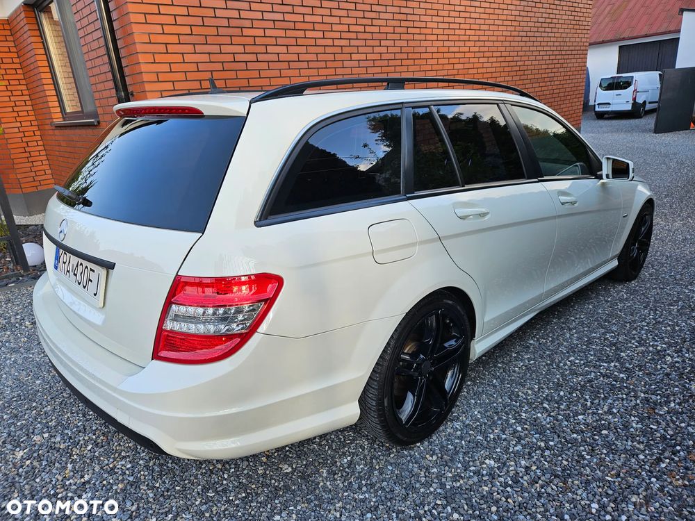 Mercedes-Benz Klasa C 180 CGI BlueEFFICIENCY SPORT EDITION - 3