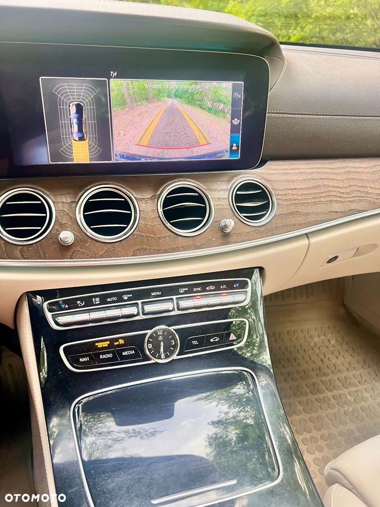 Mercedes-Benz Klasa E 220 d 4-Matic Business Edition 9G-TRONIC - 21