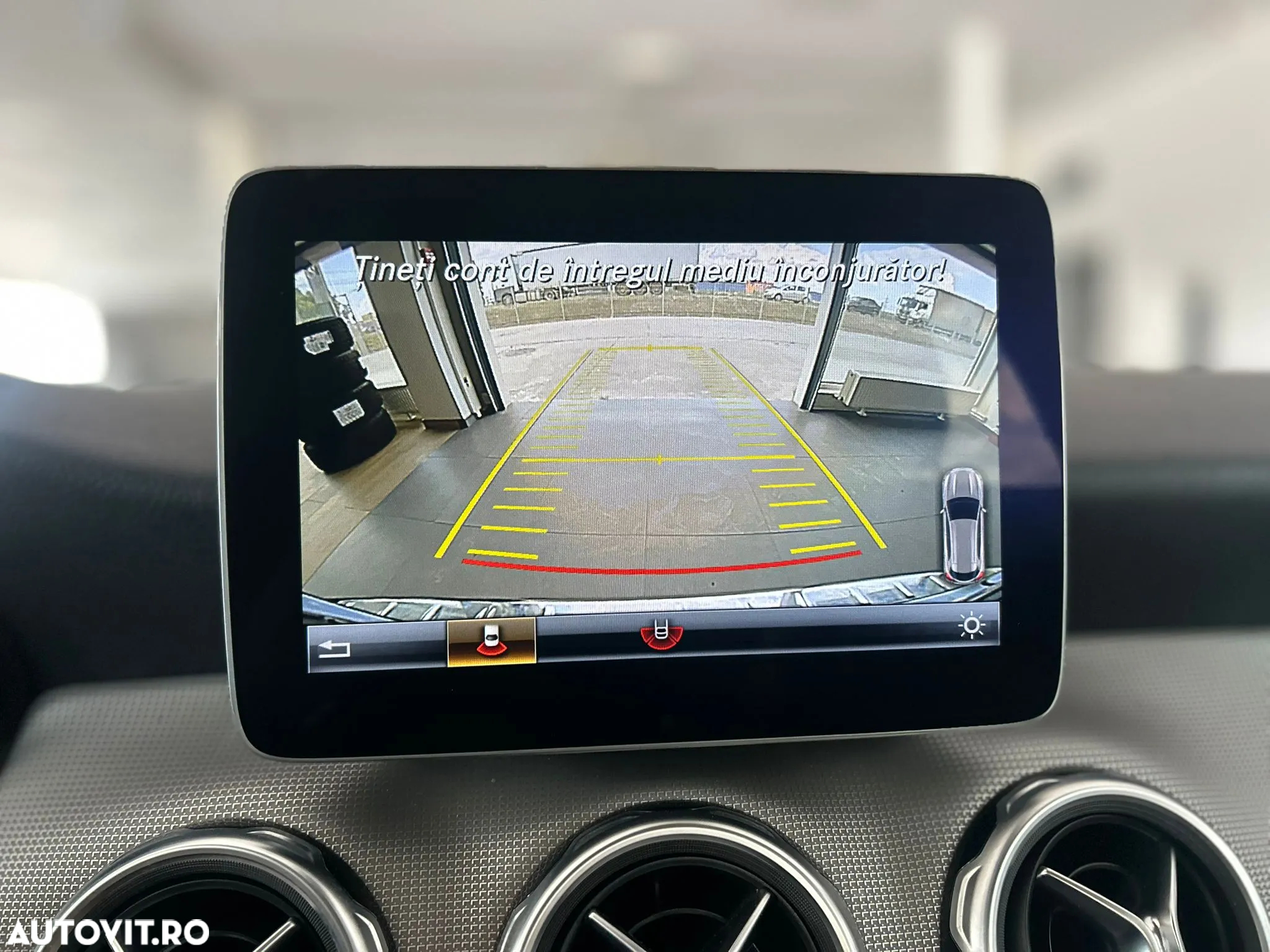 Mercedes-Benz GLA 200 d 7G-DCT Urban - 20