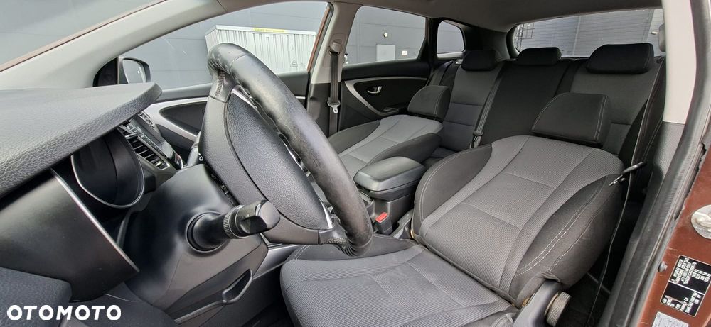 Hyundai i30 1.6 GDI Style - 22