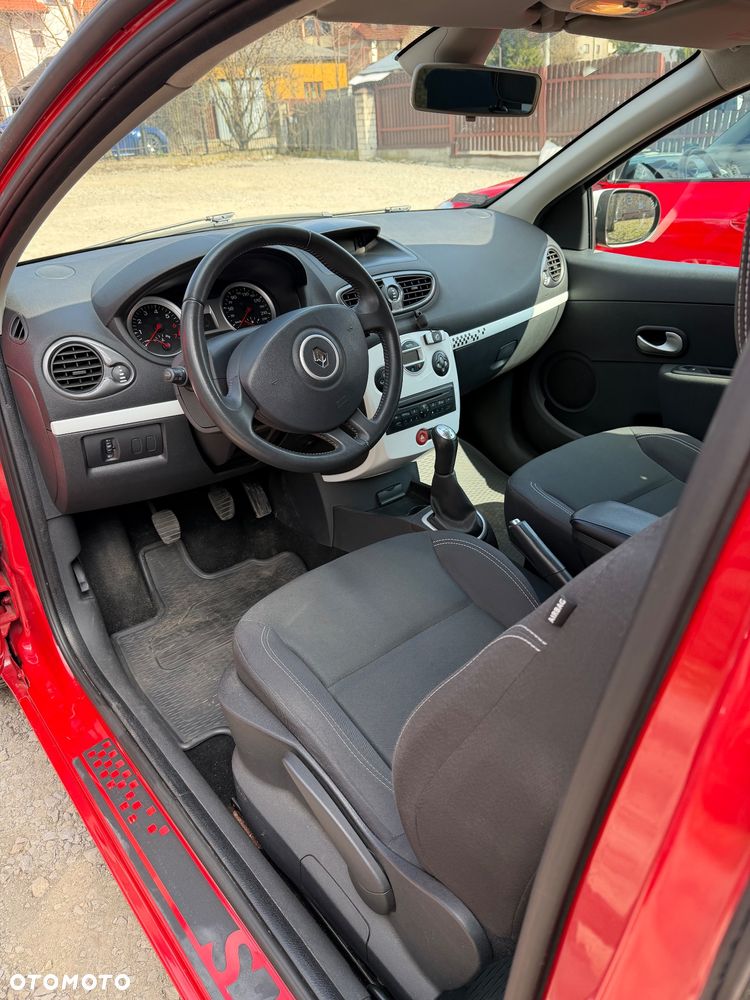 Renault Clio - 7