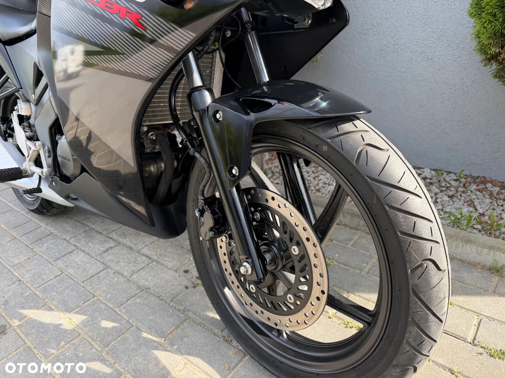 Honda CBR - 12